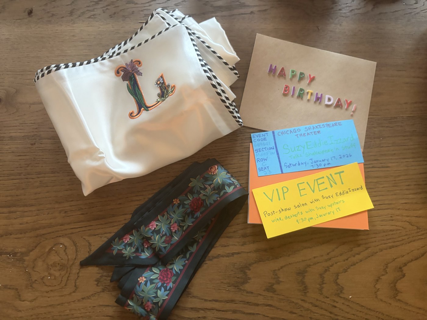 Candid photo with Suzy Eddie Izzard.