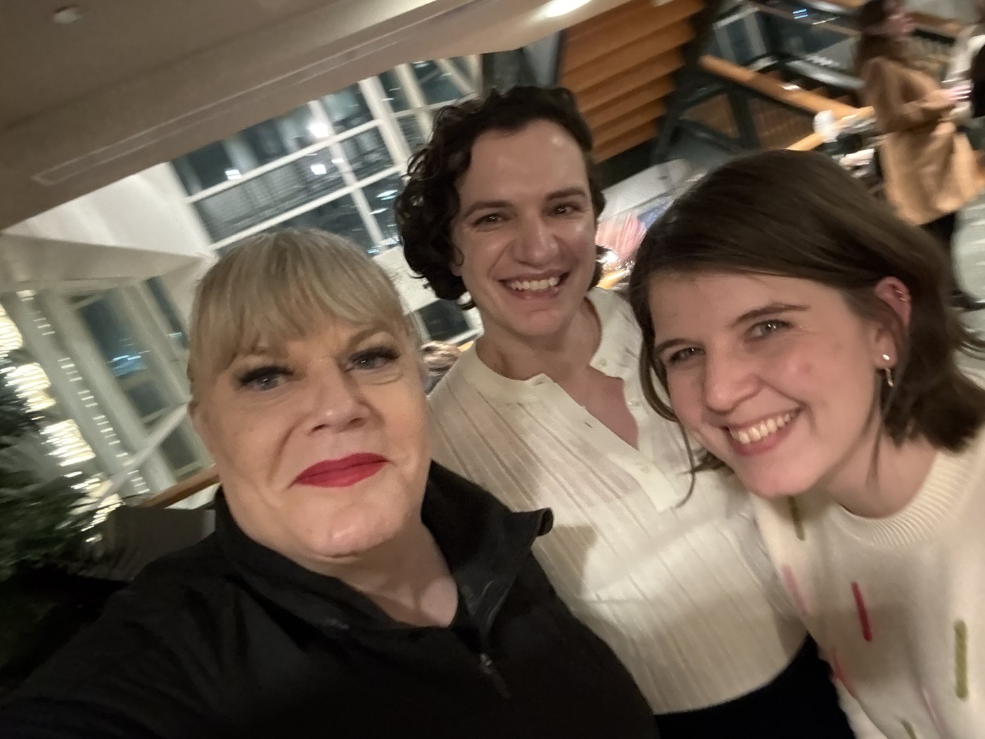 Candid photo with Suzy Eddie Izzard.